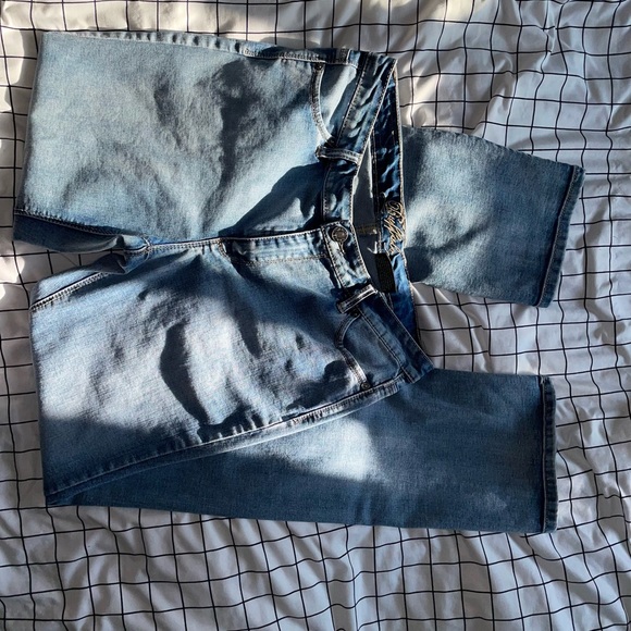 Mid Rise Buffalo David Bitton Jeans😍 - Picture 7 of 8